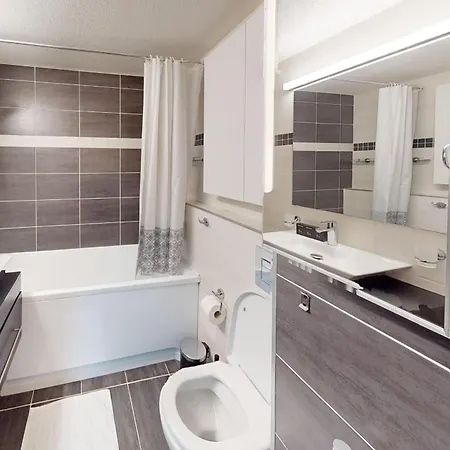 Lejlighed Cozy With Balcony - 5 Min To The