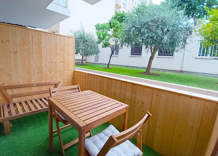 Apartment Cozy With Balcony - 5 Min To The *