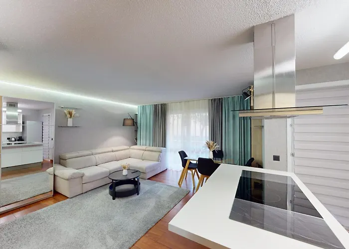 Cozy With Balcony - 5 Min To The Apartment *